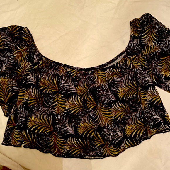 Crop Top by Forever 21. | Size L - Picture 4 of 5